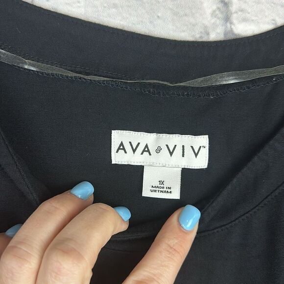 Ava & Viv Loose Fit Black with Floral Print Back Size 1X - Picture 4 of 6